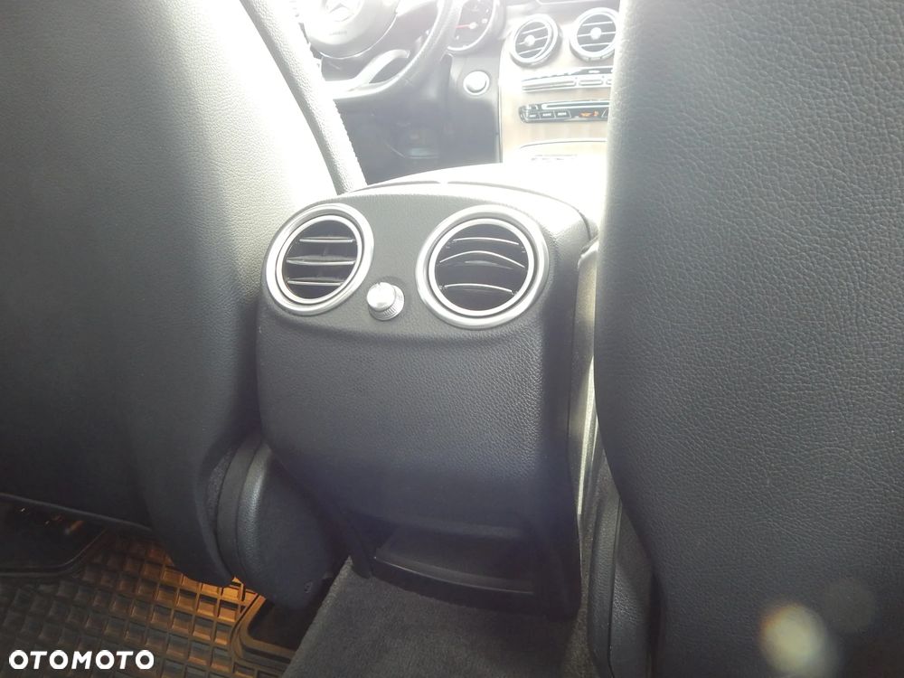 Mercedes-Benz GLC - 28