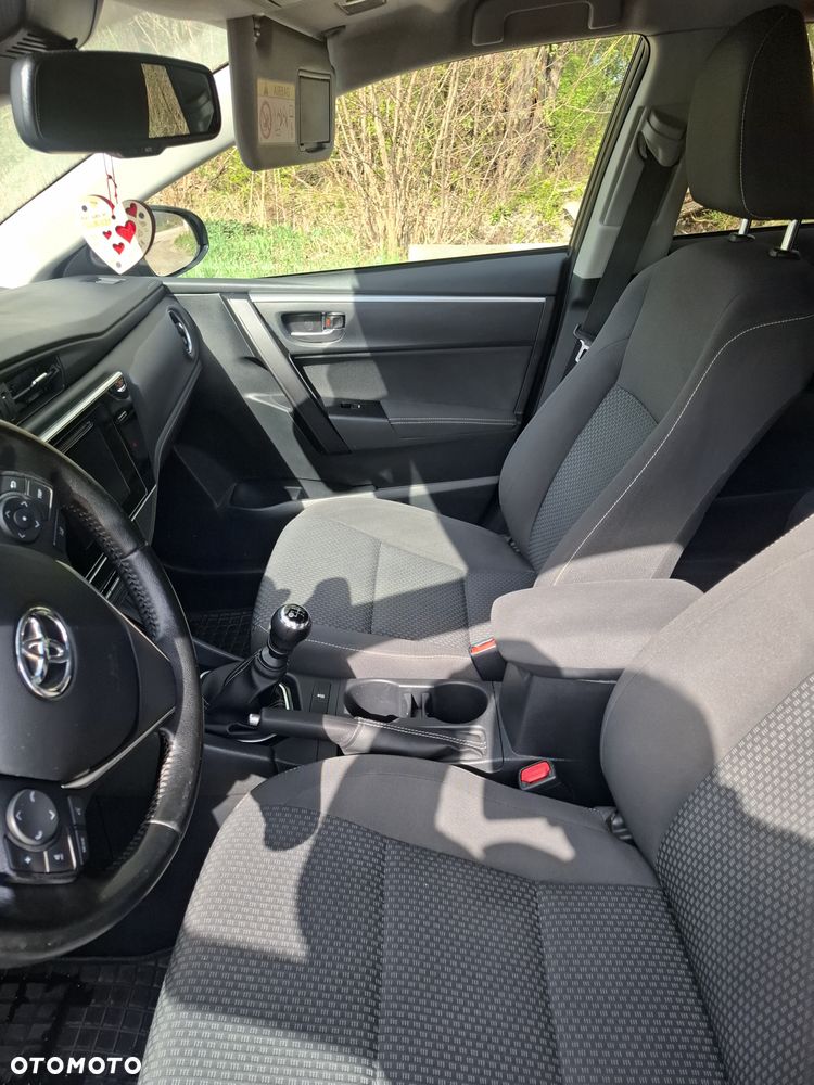Toyota Corolla 1.6 Classic Plus - 9