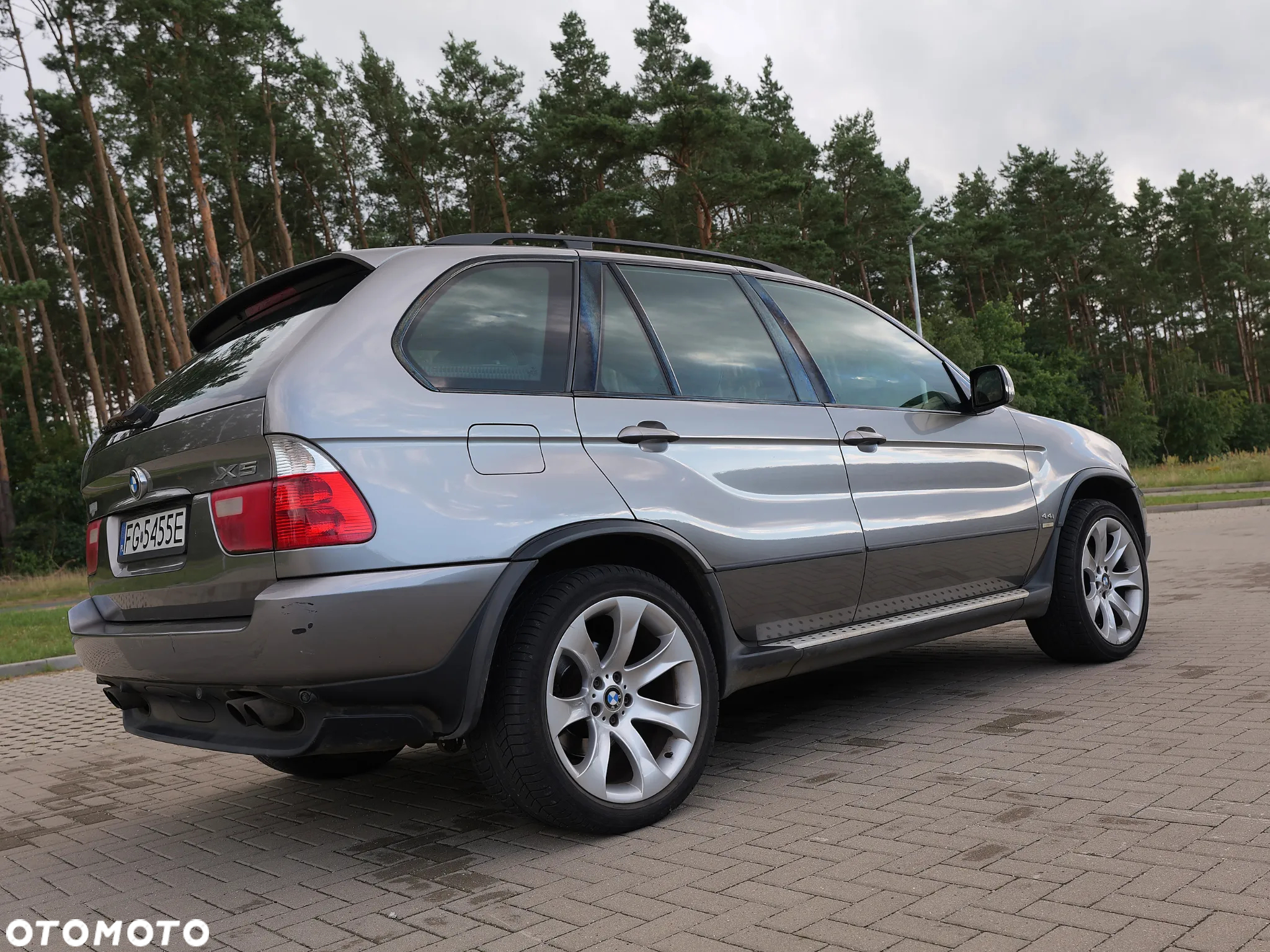 BMW X5 4.4i - 5