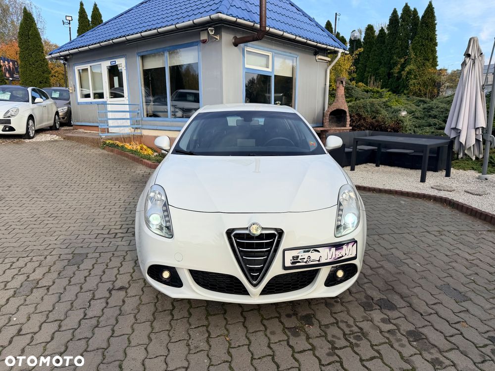 Alfa Romeo Giulietta 2011 photo 2
