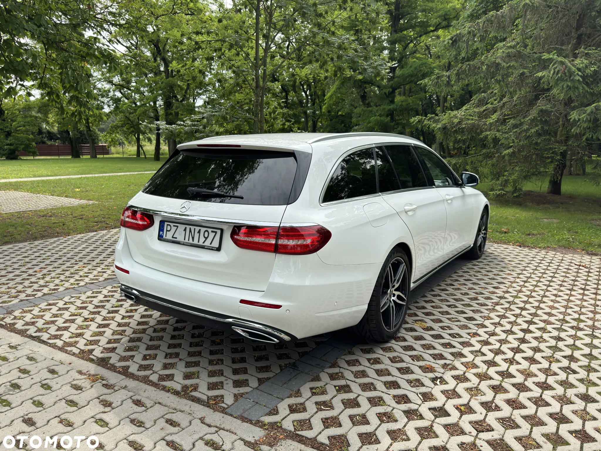 Mercedes-Benz Klasa E 220 d T 9G-TRONIC Avantgarde - 6