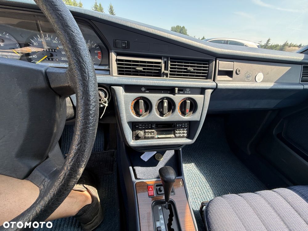 Mercedes-Benz W201 (190) - 18