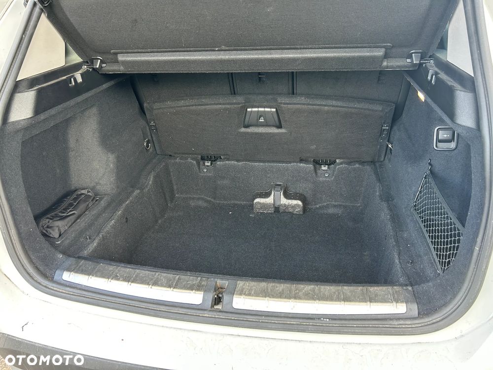 BMW X1 sDrive18d xLine - 19