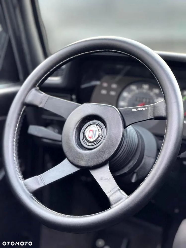 BMW Seria 3 323i - 31