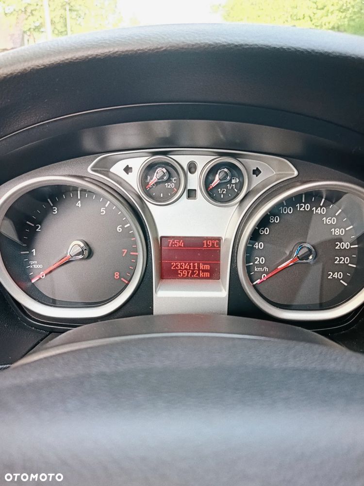 Ford Focus 1.6 16V Ghia - 14