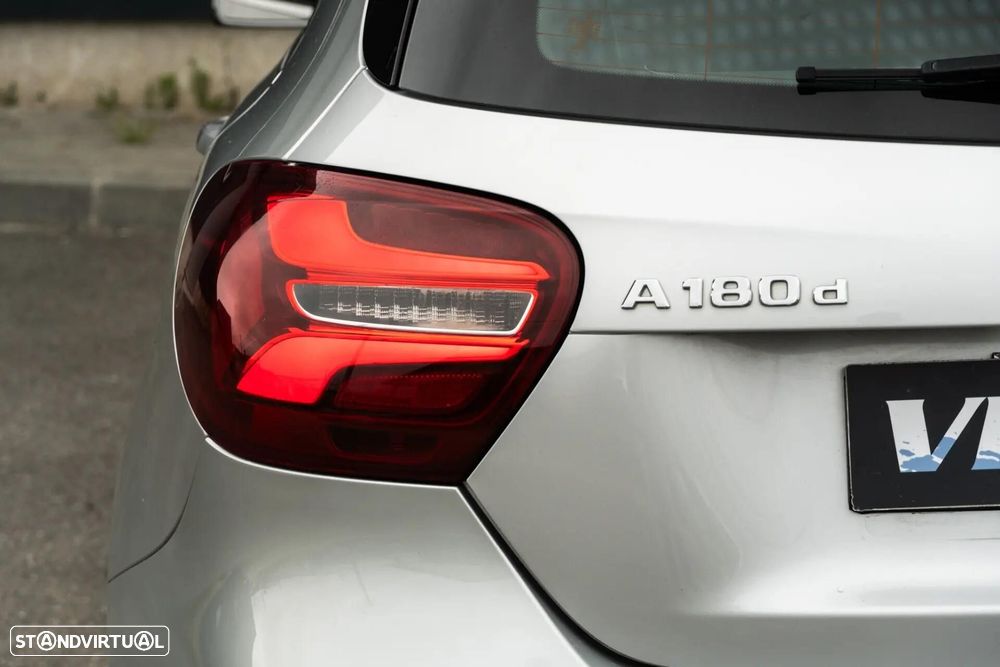 Mercedes-Benz A 180 d Style Plus Aut. - 34