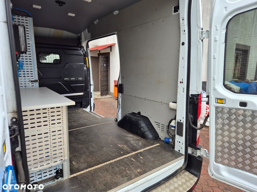 Ford Transit - 24