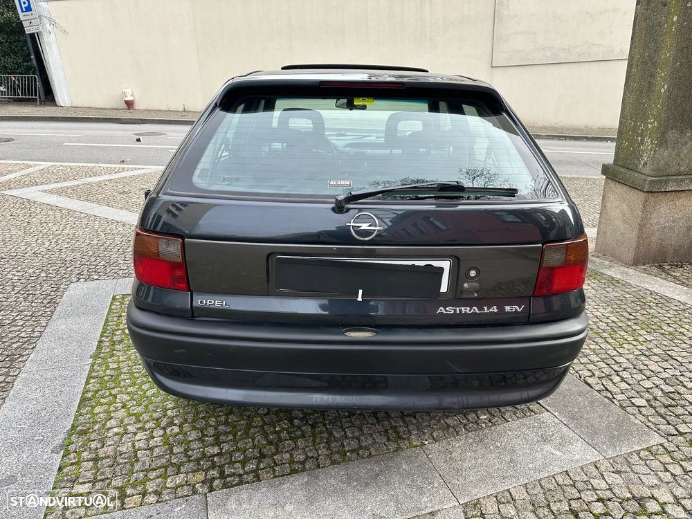 Opel Astra 1.4i 16V Sport - 6