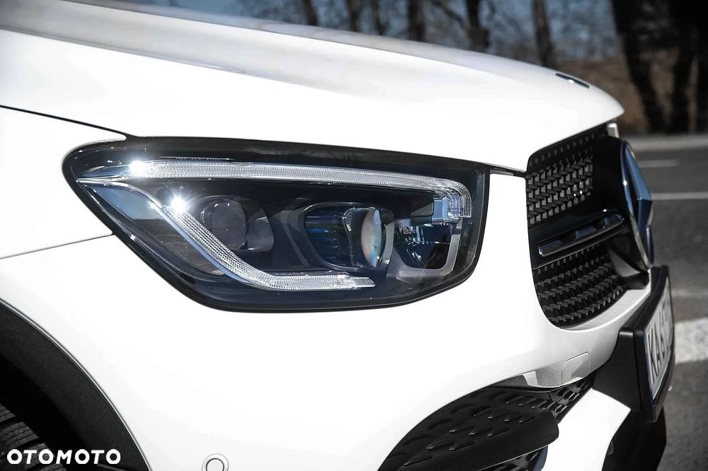 Mercedes-Benz GLC 300 4Matic 9G-TRONIC AMG Line - 5