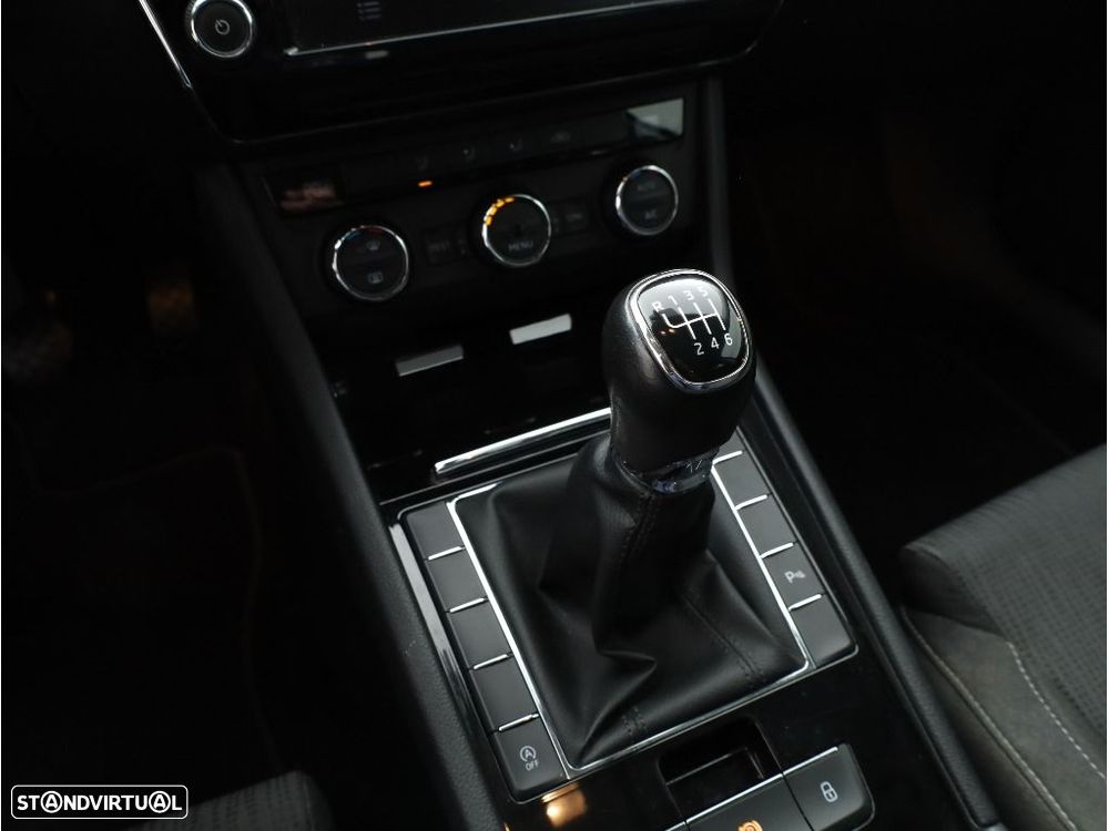 Skoda Superb Break 1.6 TDI Ambition - 19