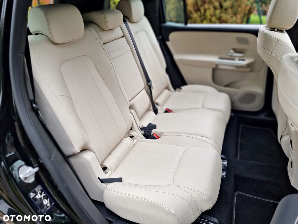 Mercedes-Benz GLB - 26