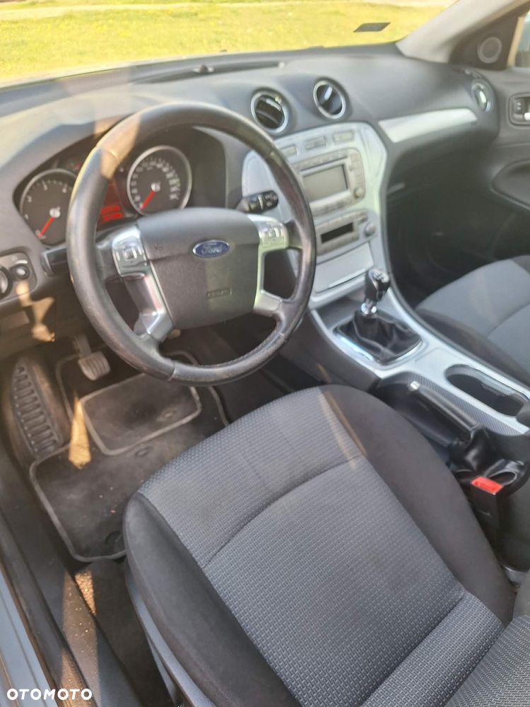 Ford Mondeo 2.0 TDCi Trend - 10
