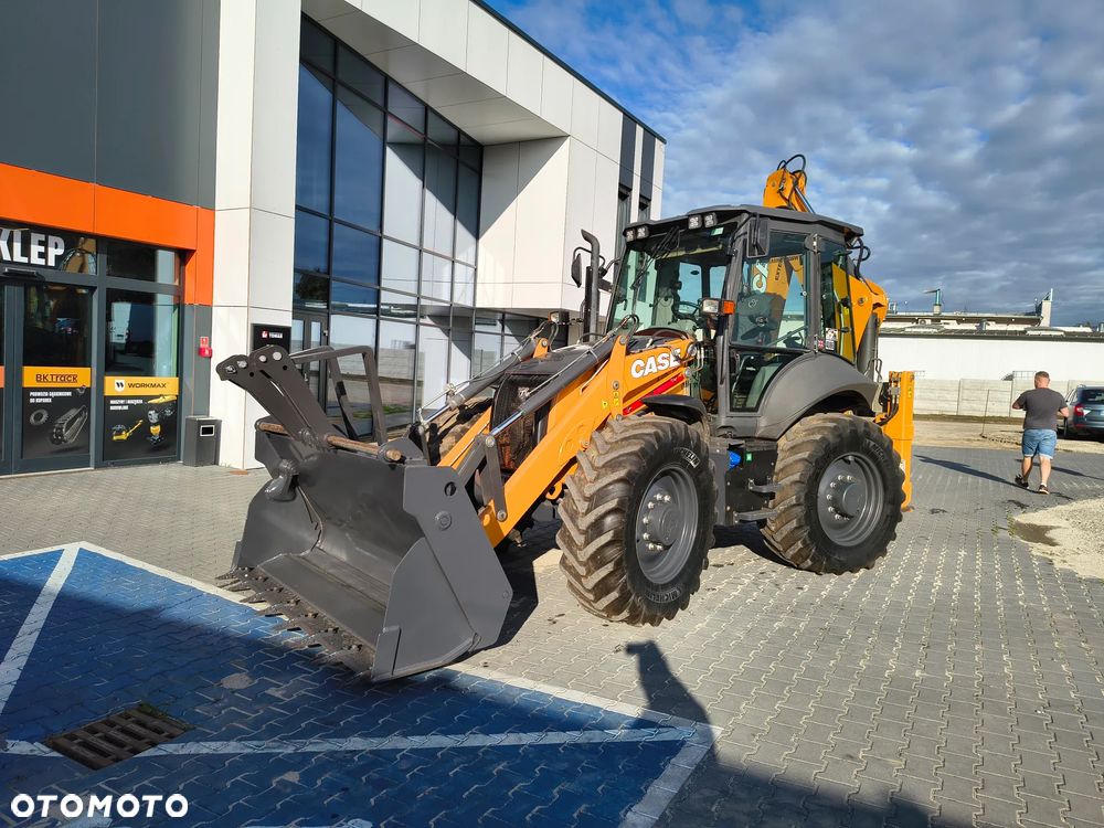 Case 695 SV 2023R - 3