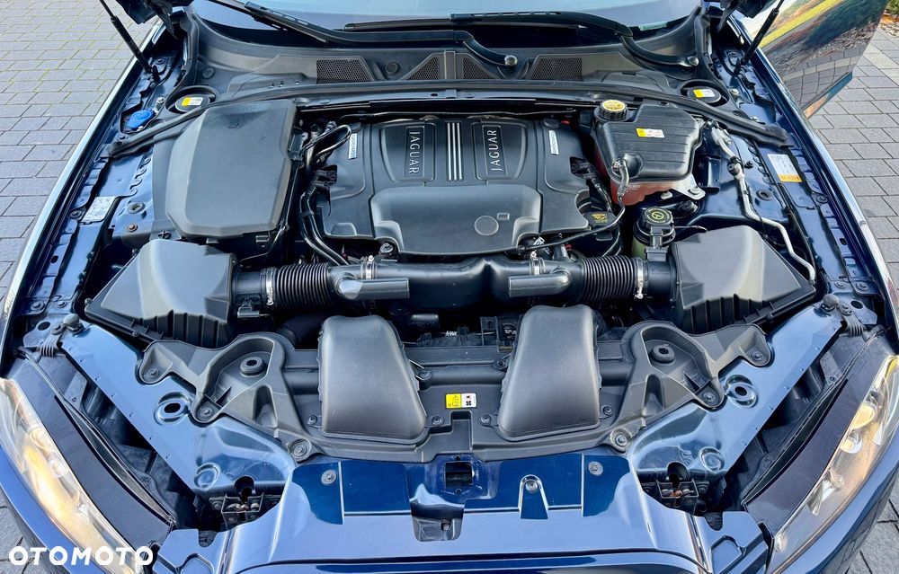 Jaguar XF 3.0 T AWD R-Sport - 19