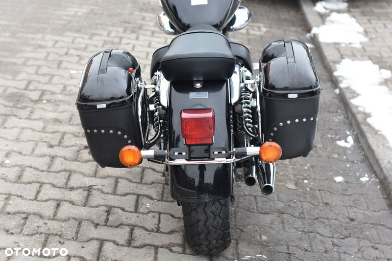 Suzuki Intruder - 16