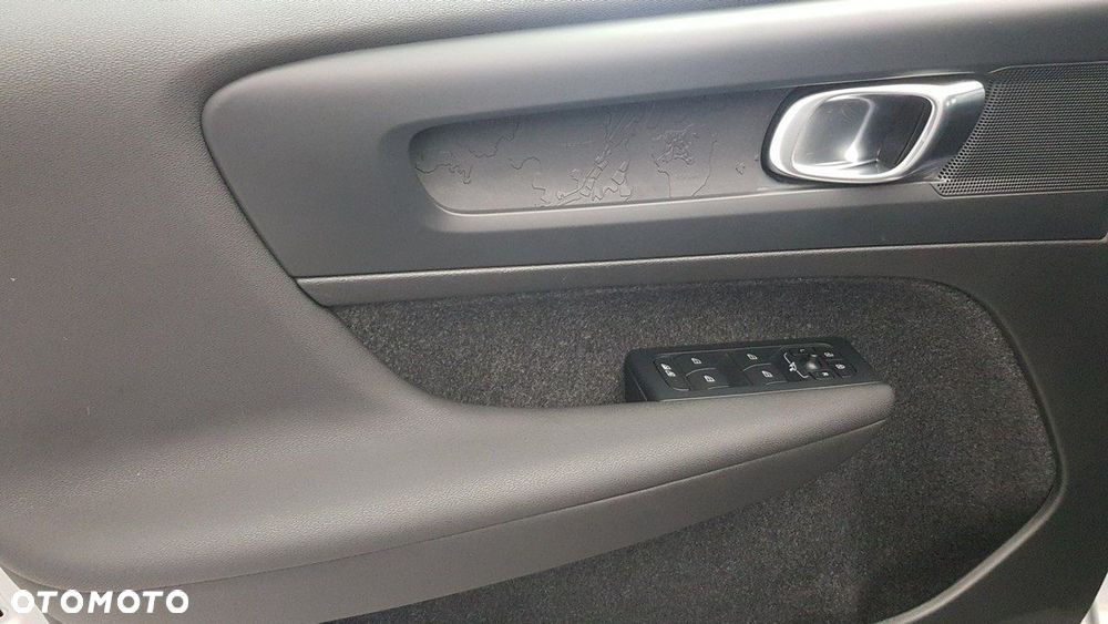 Volvo XC 40 - 18