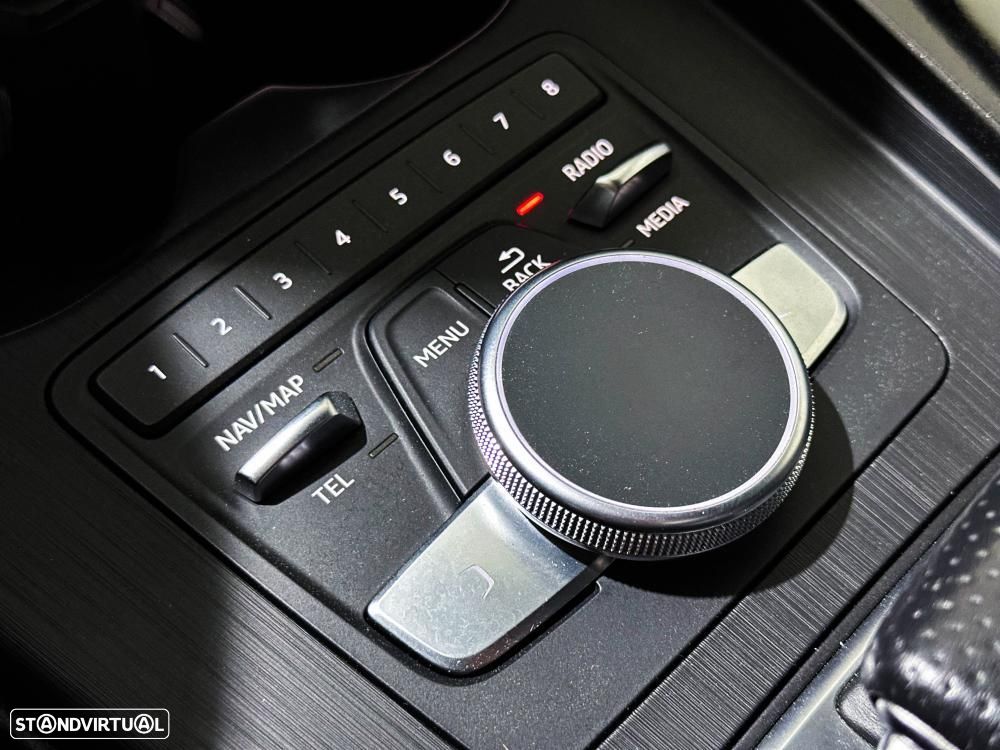 Audi A4 Avant 40 TDI quattro S line S tronic - 42