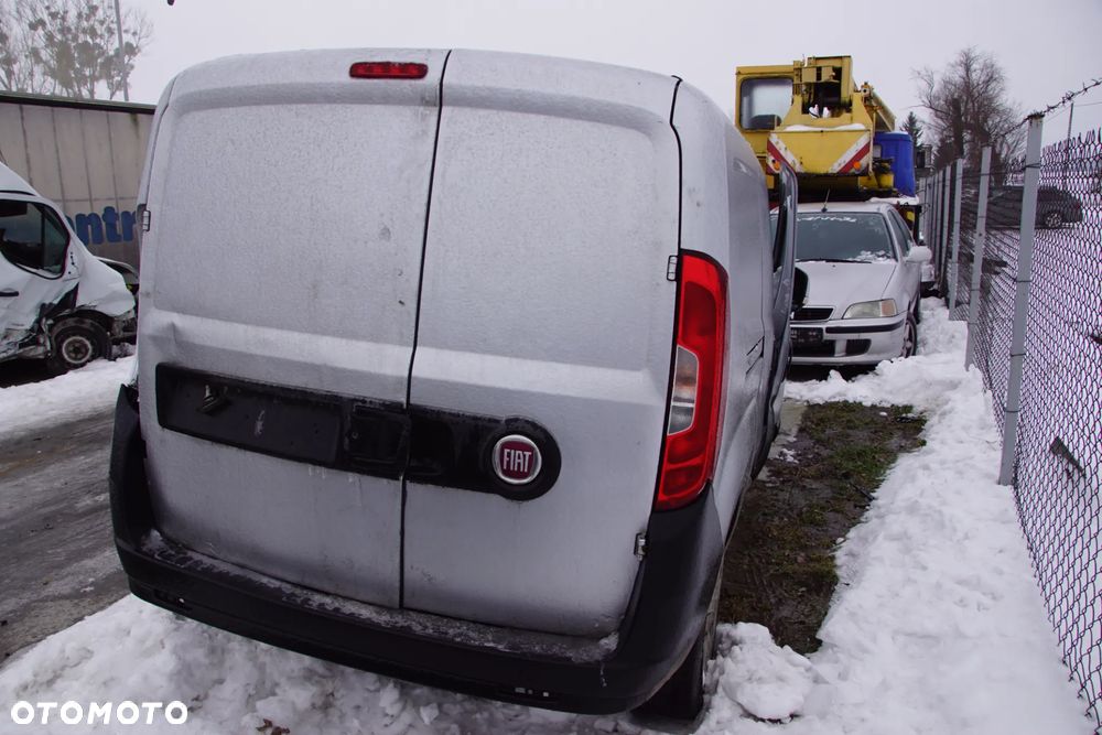 Auto na części - Fiat Doblo II Lift 1.3 MultiJet 90 KM 263A2000 71798299 249 2015R Silnik Skrzynia Drzwi Klapa Zderzak Lampa Lusterko Szyba Deska Kokpit Sterownik Moduł Czujnik Licznik Wyświetlacz Panel Kierownica - 7