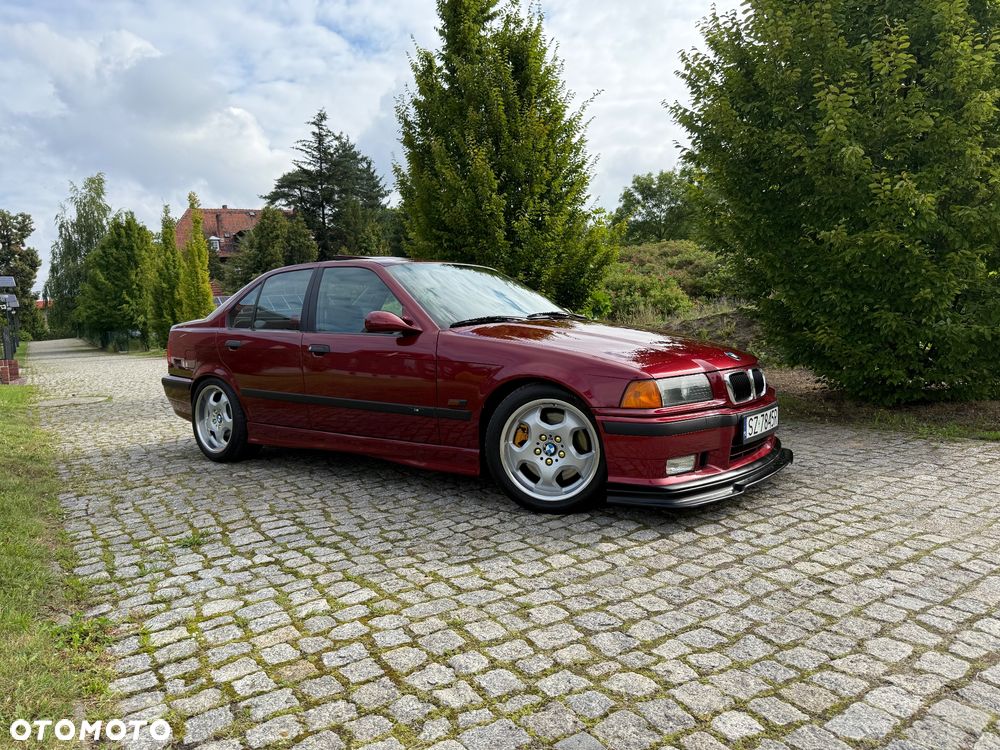 BMW Seria 3 330i - 1