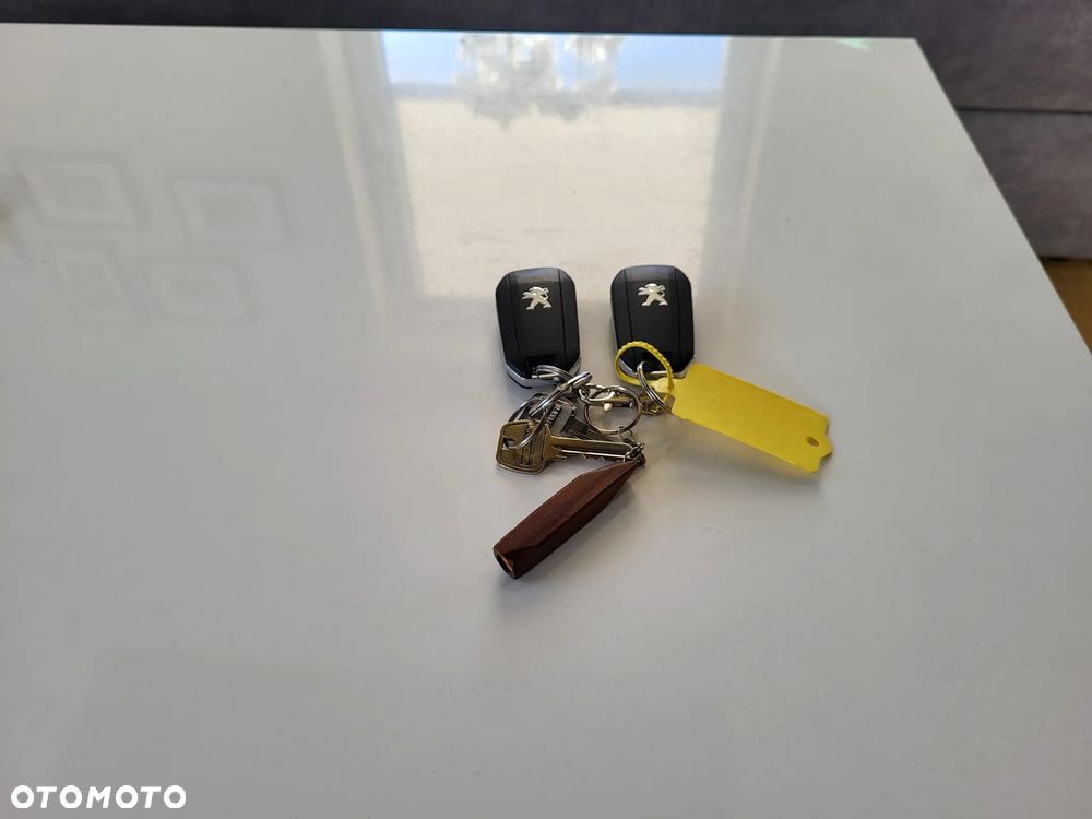 Peugeot 3008 BlueHDi 130 Stop & Start EAT8 Allure - 25