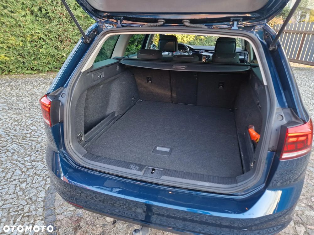 Volkswagen Passat 2.0 TDI SCR DSG Business - 10