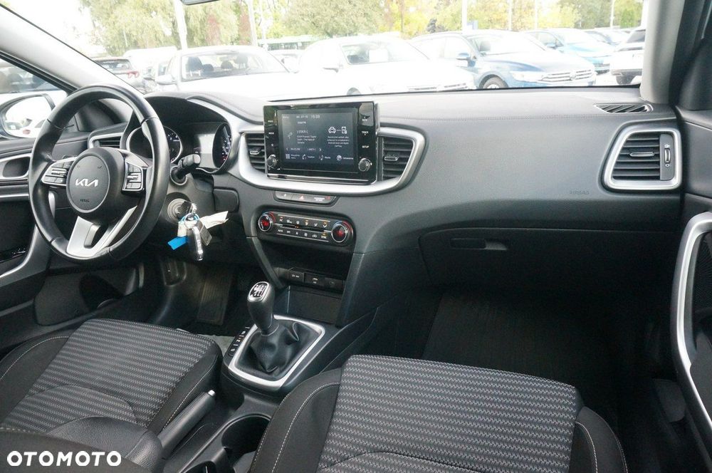 Kia Ceed 1.5 T-GDI M - 17