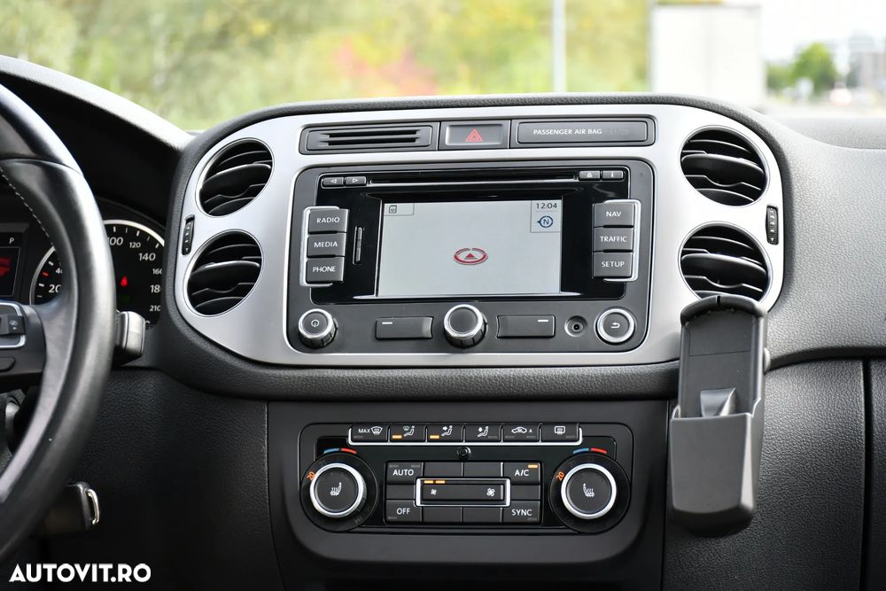Volkswagen Tiguan 2.0 TDI DPF 4Motion BlueMotion Technology DSG Lounge Sport & Style - 29