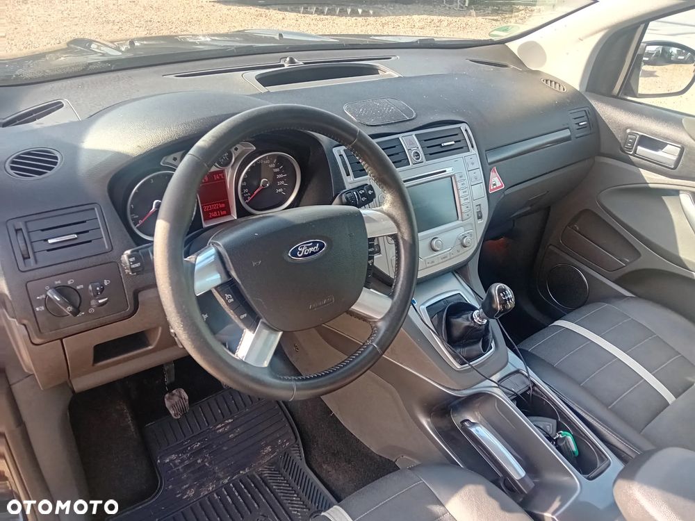 Ford Kuga - 17