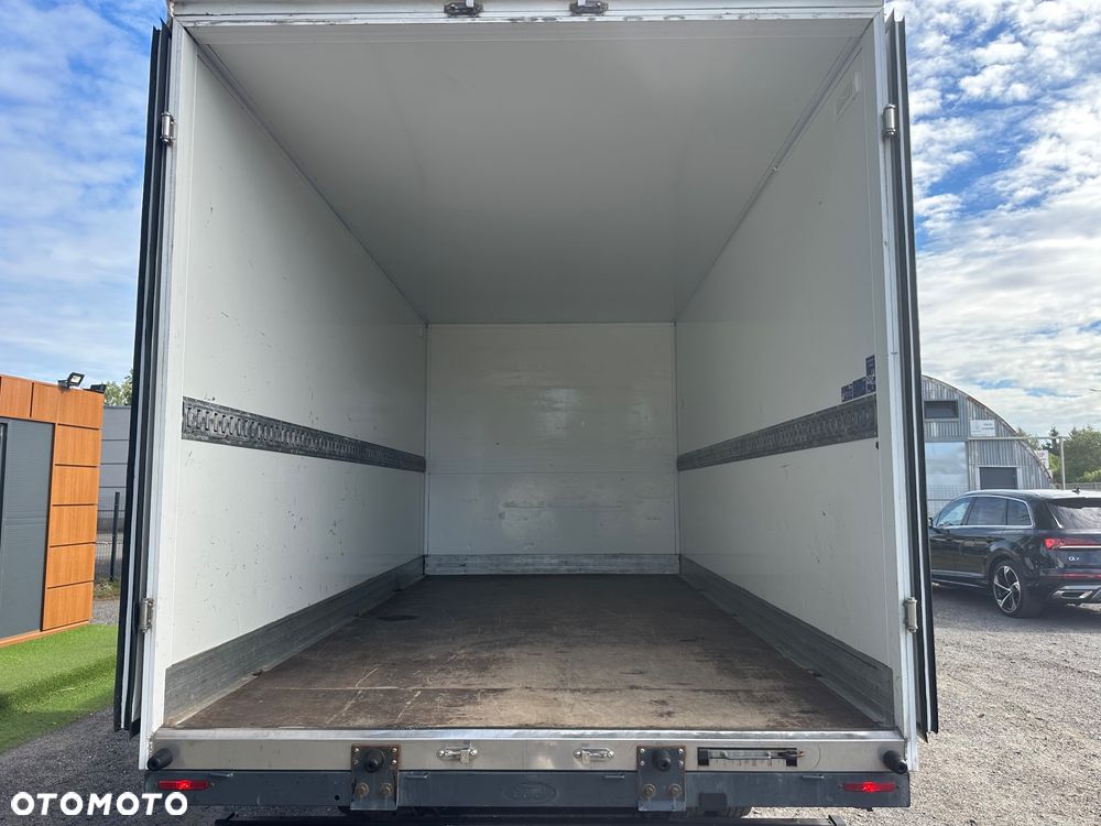 Ford Transit 170ps 2019r doka 7oso kontener 4.3x2.1x2.1 - 22