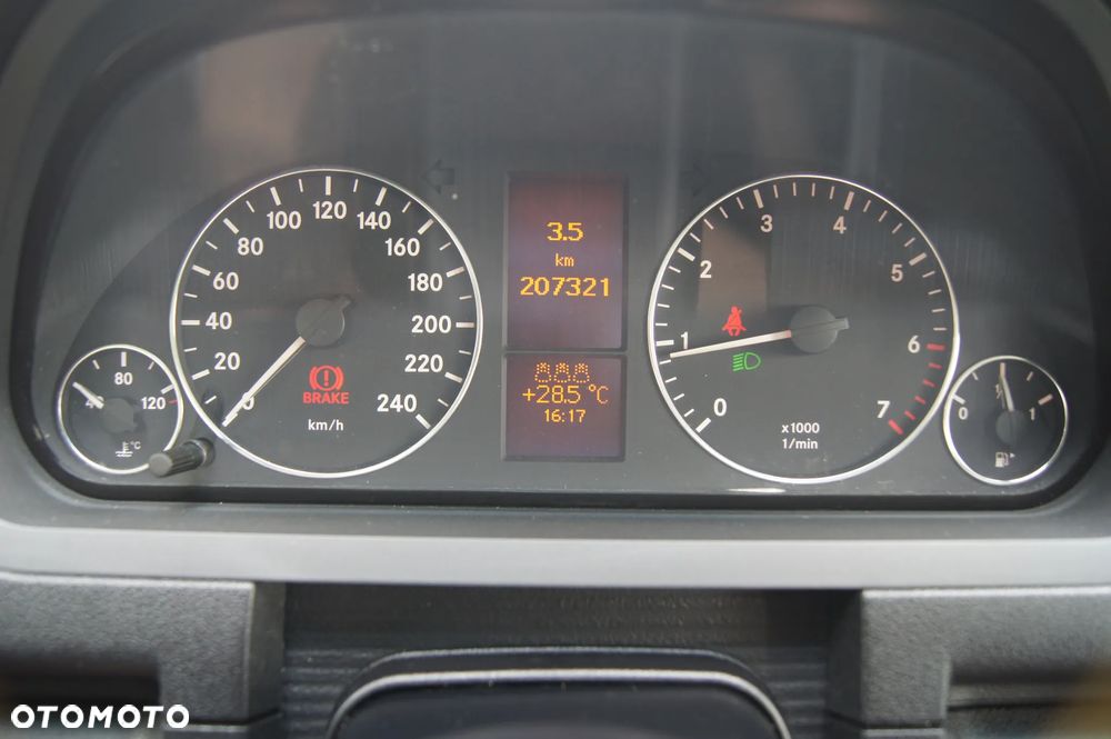 Mercedes-Benz Klasa A 170 Avantgarde Edition 10 - 13