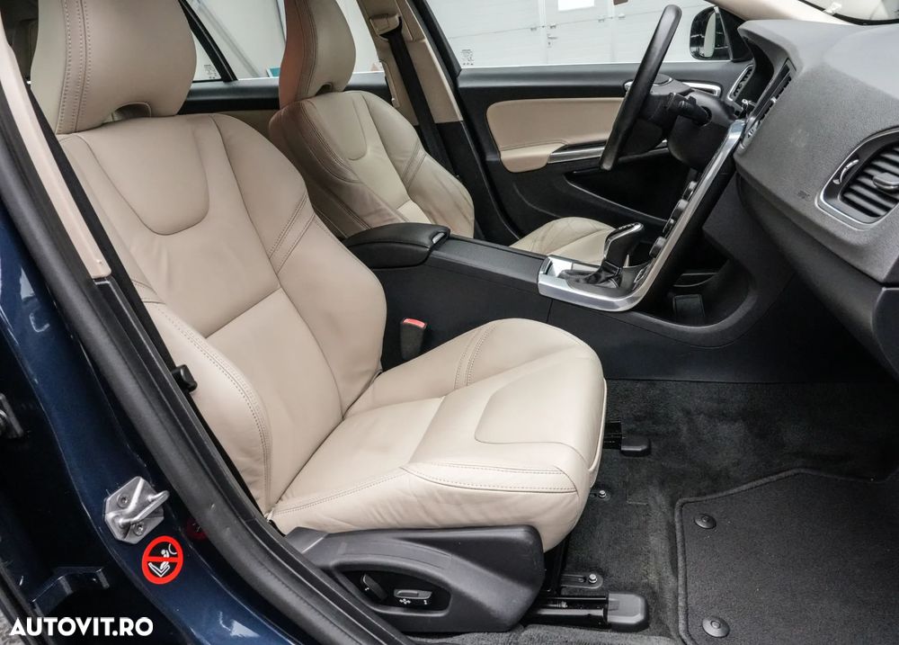 Volvo V60 D5 Summum - 15