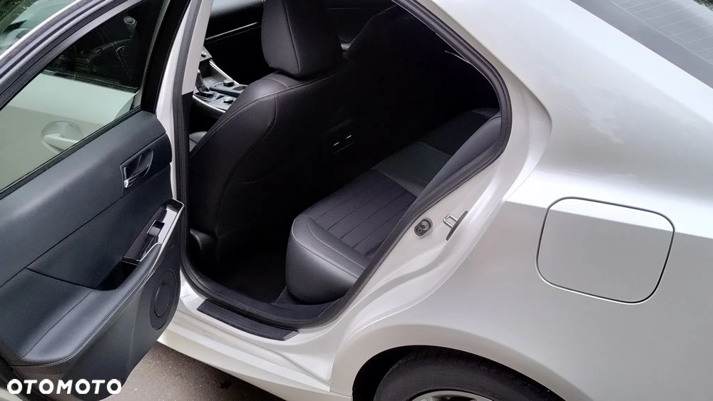 Lexus IS 200t Elite - 19