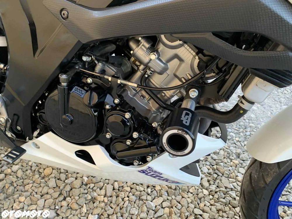 Suzuki GSX - 35