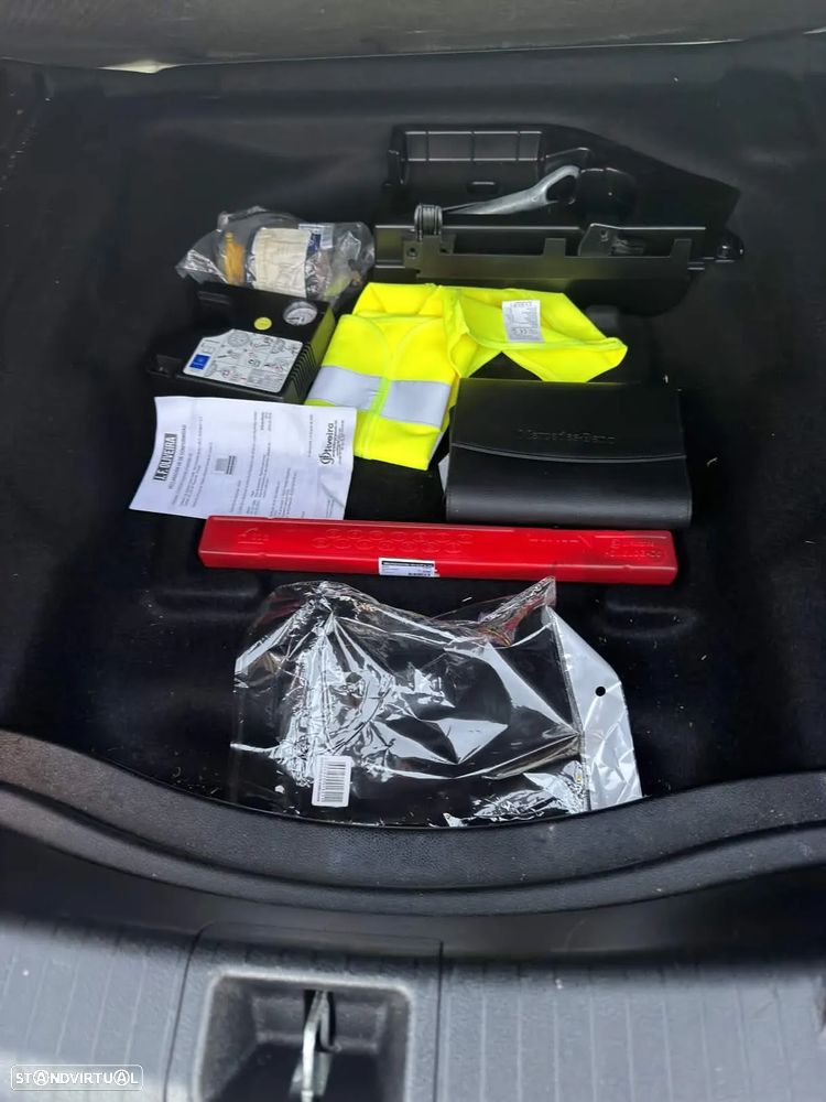 Mercedes-Benz CLA 180 d Shooting Brake Urban - 16