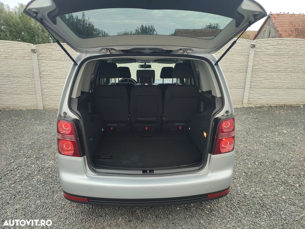 Volkswagen Touran - 5
