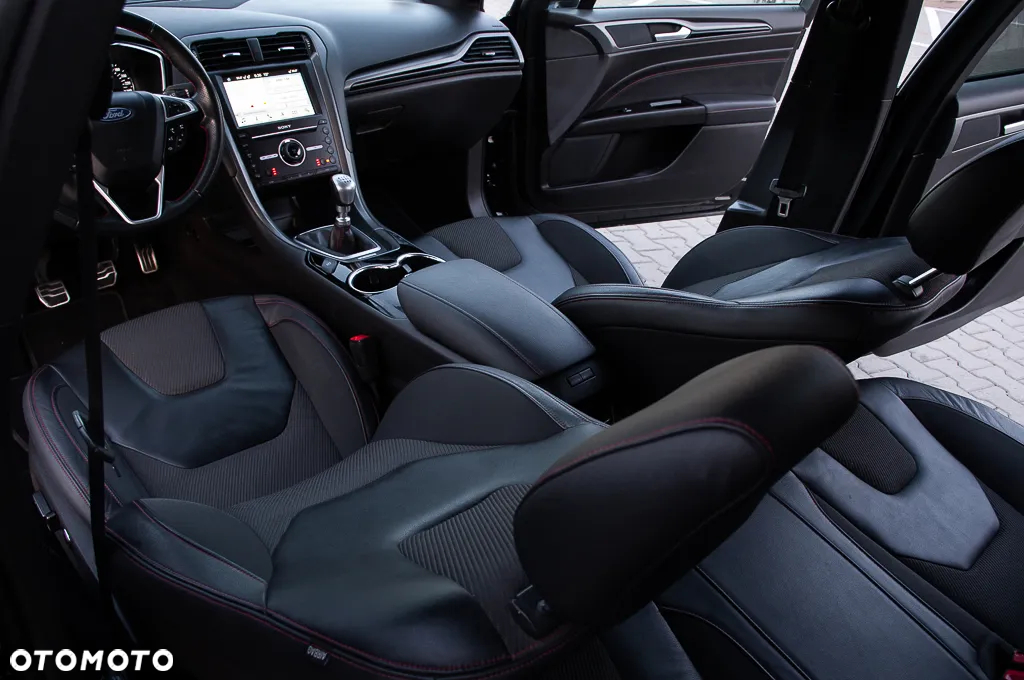 Ford Mondeo 1.5 EcoBoost ST-Line X - 24