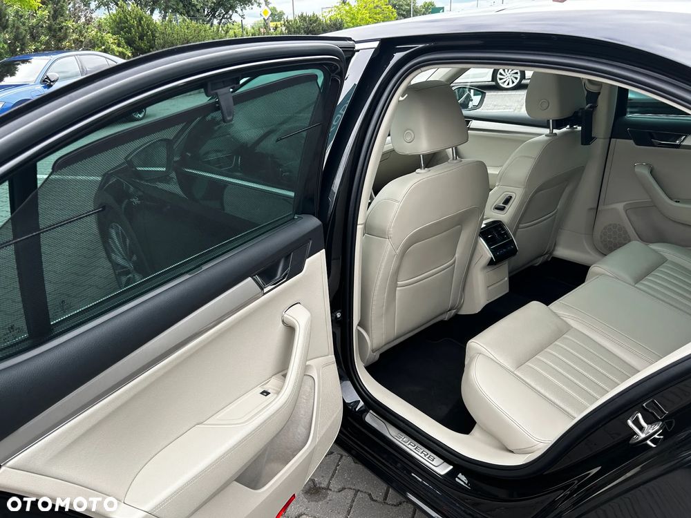 Skoda Superb 2.0 TDI SCR 4x4 L&K DSG - 16