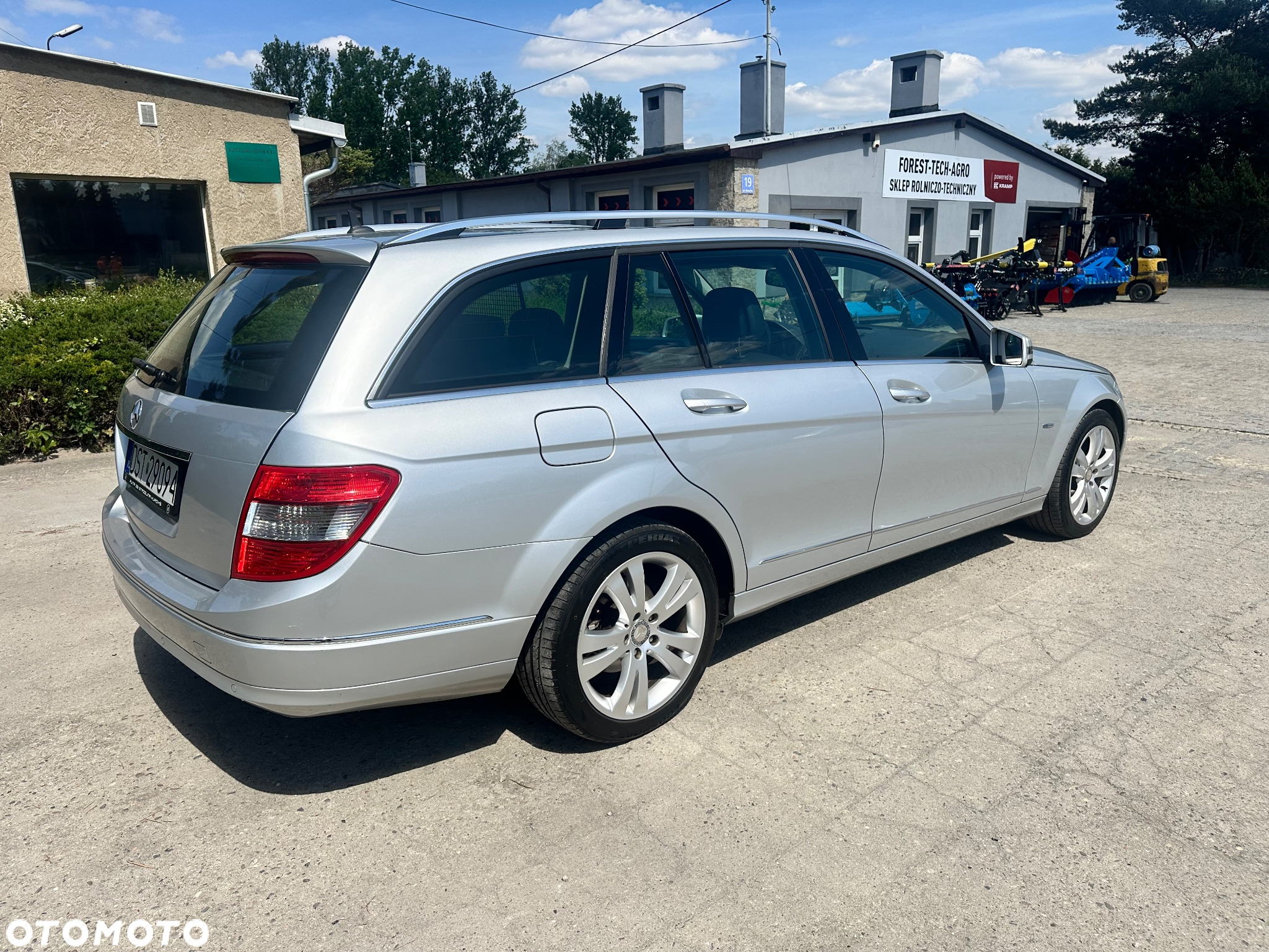 Mercedes-Benz Klasa C 180 T CGI Automatik BlueEFFICIENCY Avantgarde - 8