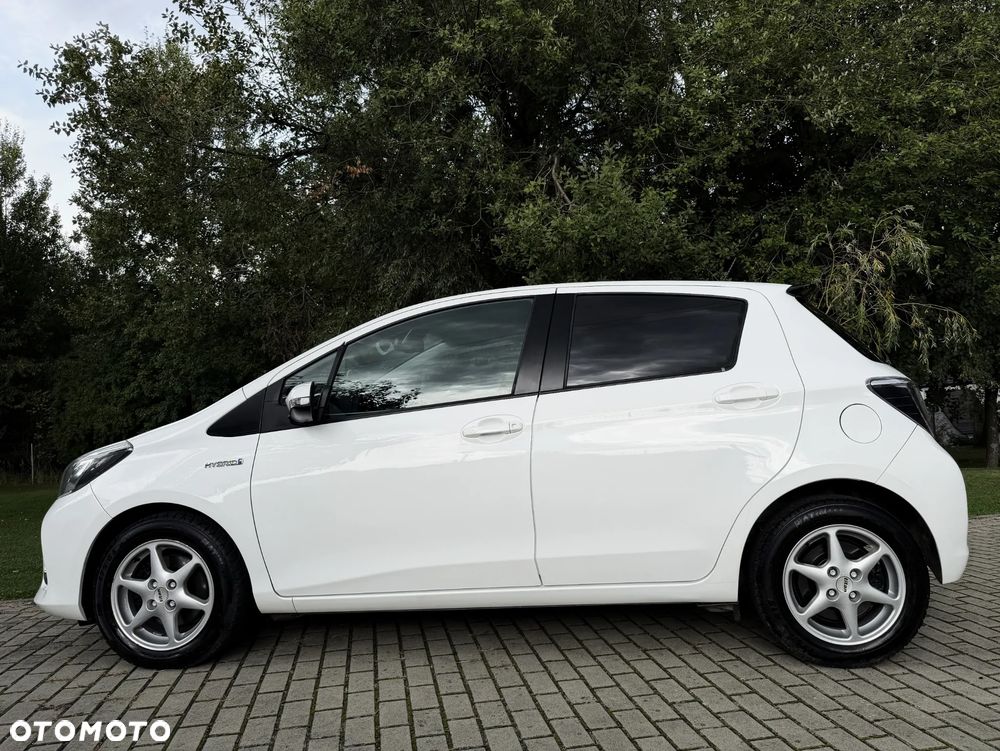 Toyota Yaris Hybrid 100 Premium - 7