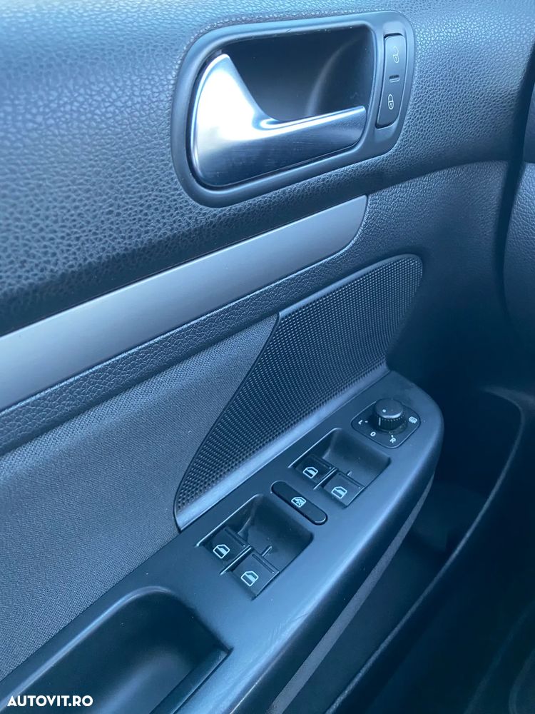 Volkswagen Golf - 9