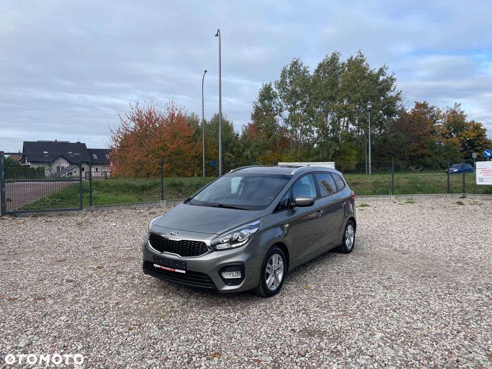 Kia Carens 1.7 CRDi 141 Dream Team Edition - 1