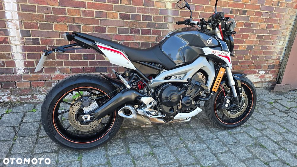 Yamaha MT - 32