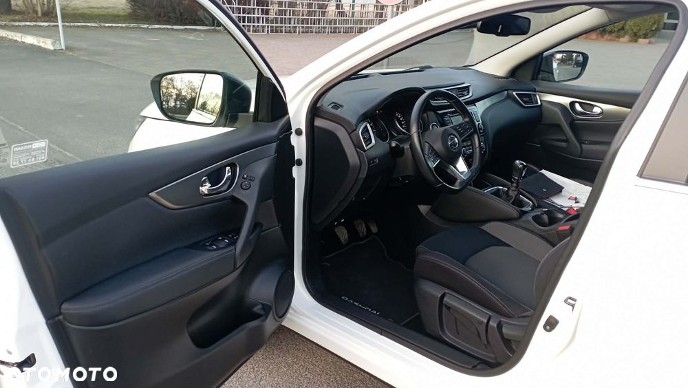 Nissan Qashqai 1.3 DIG-T N-Connecta - 9