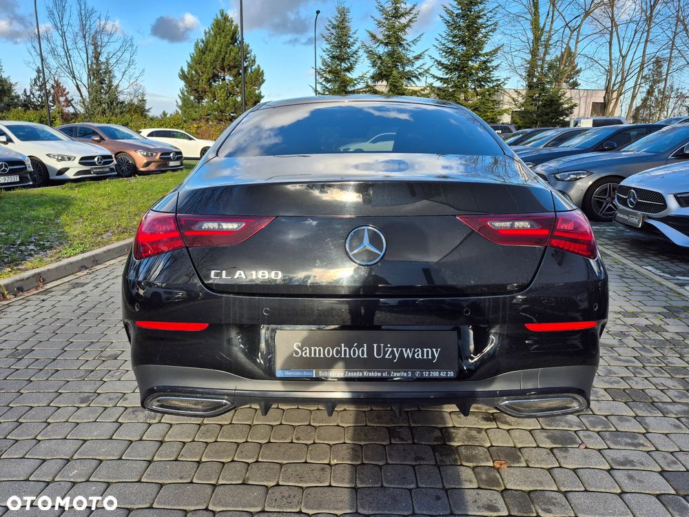 Mercedes-Benz CLA 180 7G-DCT - 11