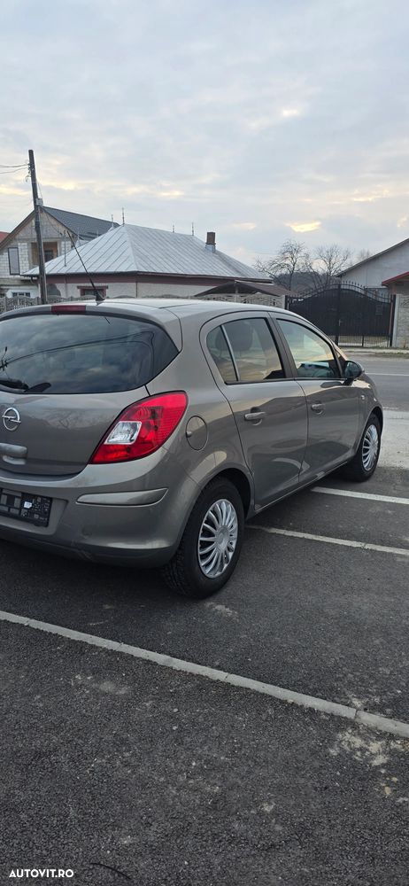 Opel Corsa 1.4 16V Satellite - 16
