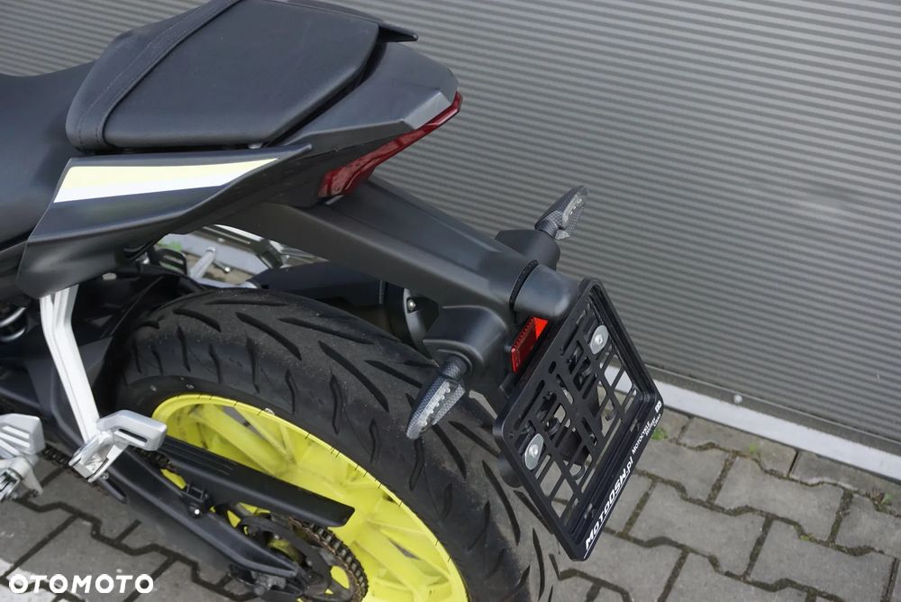 Yamaha YZF - 12