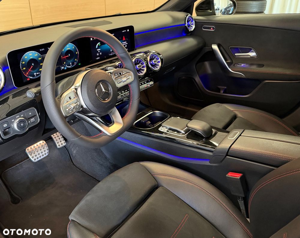 Mercedes-Benz Klasa A 180 d AMG Line 7G-DCT - 11