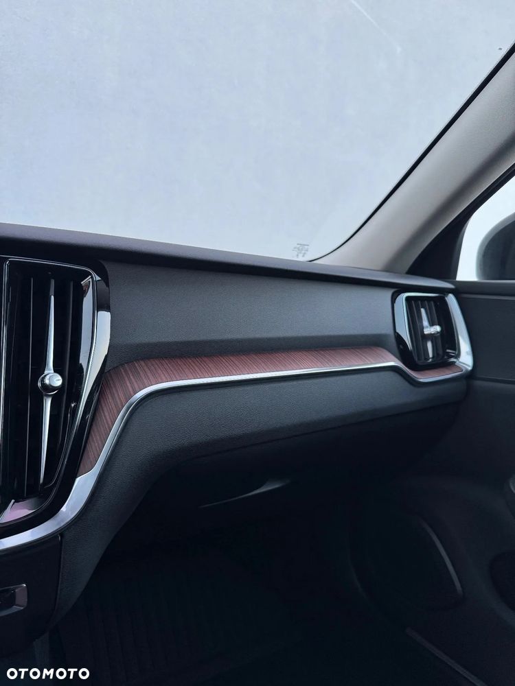 Volvo S60 B5 B Ultimate Dark - 11