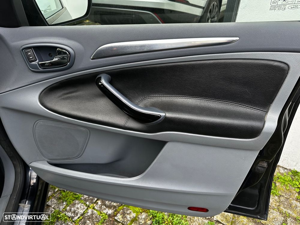 Ford S-Max 1.8 TDCi Titanium 7L - 40