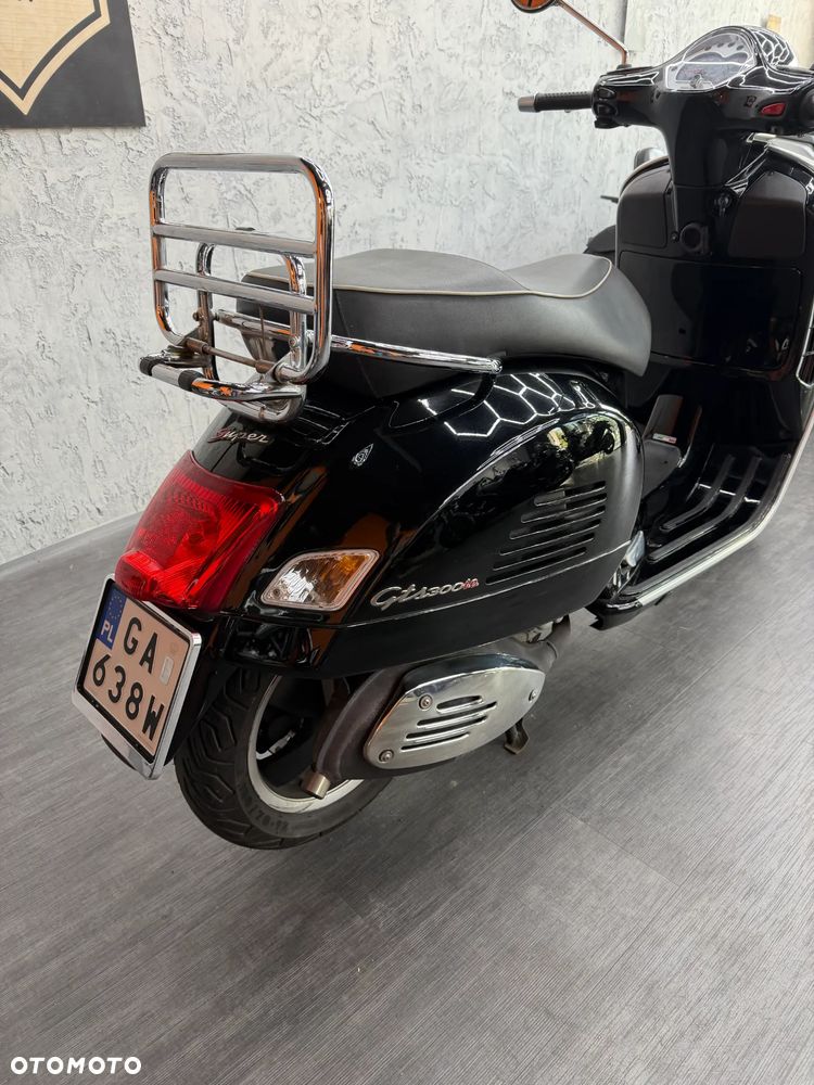 Vespa GTS - 9